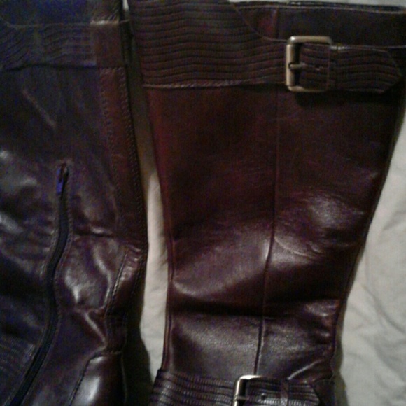 Boots - Picture 2 of 4